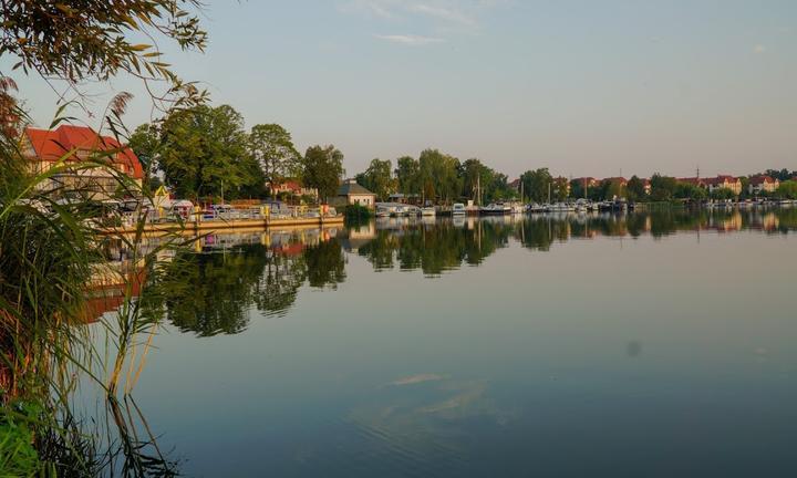 Villa am See - Klubhaus & Hafen